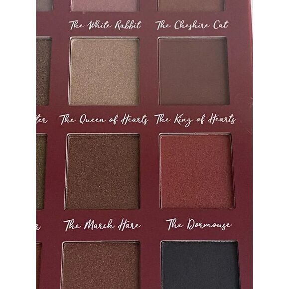 Set Of 12 Shades DISNEY ALICE In WONDERLAND EYESHADOW PALETTE W/ Mirror NEW - Picture 10 of 16